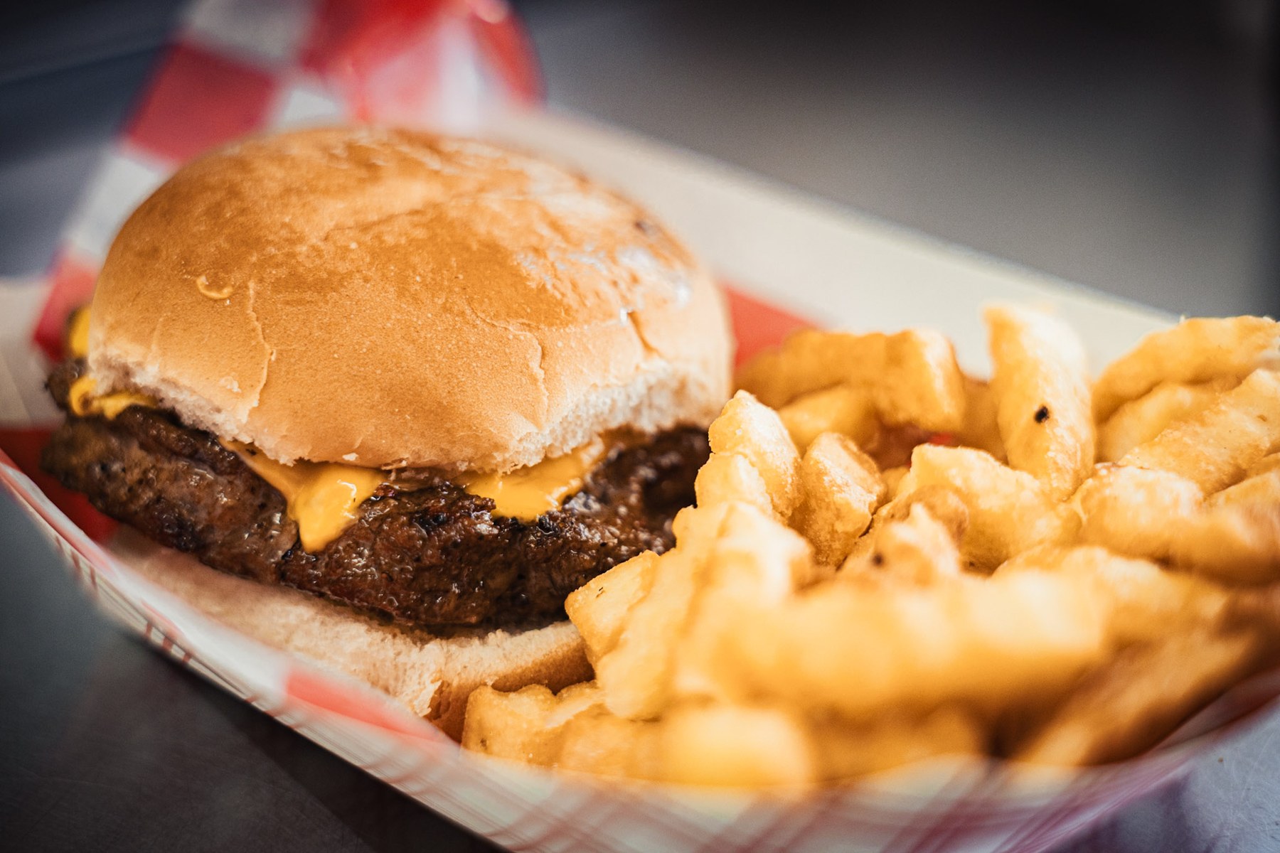 Cheeseburger basket with crinkle fries